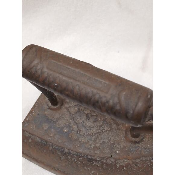 Sad Iron Antique Cast Flat Iron Rope Braid Grip Handle 8 Lb Ornate Brown 6" Inch - Picture 14 of 16